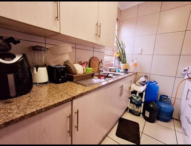 2 BEDROOM PROPERTY TO RENT IN MEREBANK